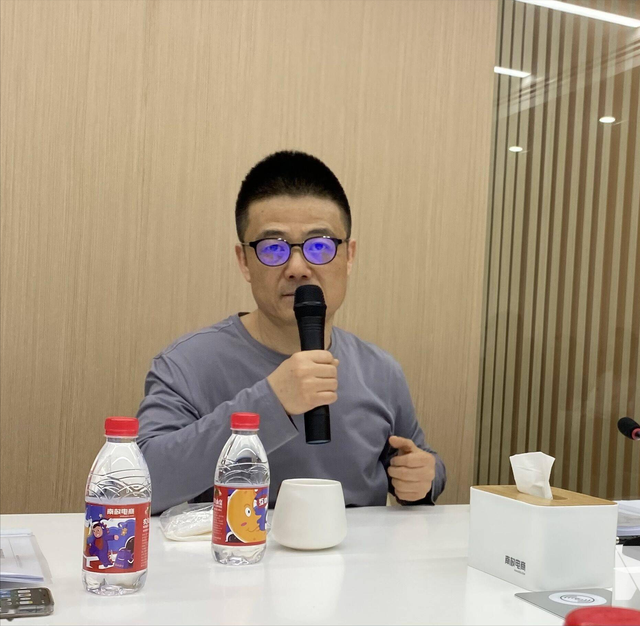 贴牌之王崩塌！市值蒸发超500亿，张玉祥还被限高，口碑都没了