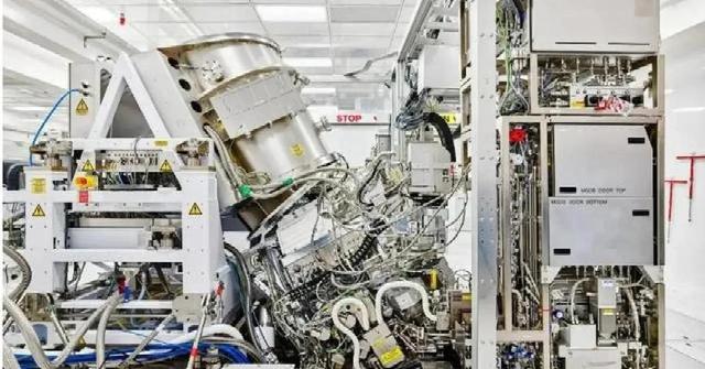 扬眉吐气！国产DUV光刻机研制成功，各国反应：美韩荷都不敢笑了