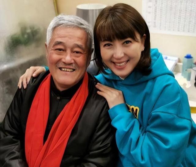 这下麻烦大了！不到48小时，闫学晶再迎2大噩耗，何庆魁也被牵连