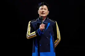 张信哲家人曝光，前女友竟然是熟悉的人，难怪这么优秀。图片