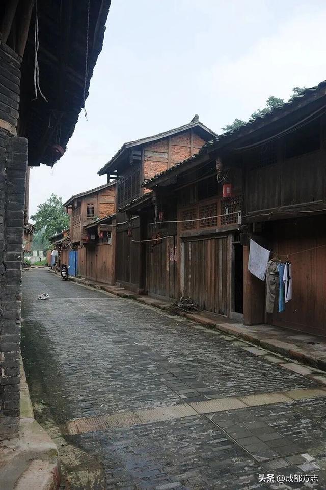成都向西！国庆就冲这处千年古镇！