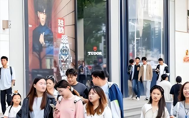 中国将迎人口死亡高峰！22年1041万，23年1100万，去年死亡多少？