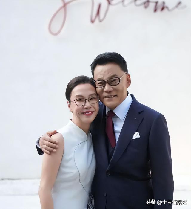 男人至死是少年！61岁李国庆娶白月光，没找“小娇妻”被网友点赞