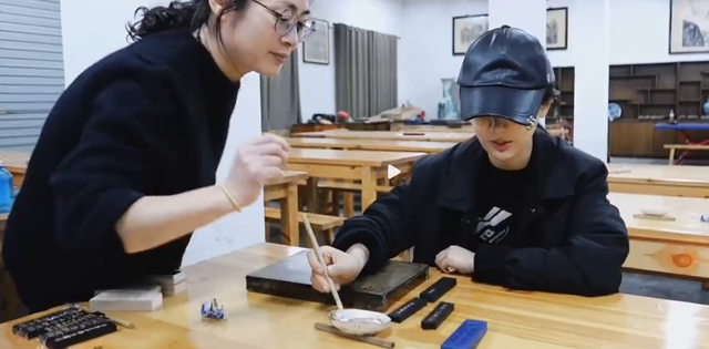 央媒发文！33岁杨紫高调官宣喜讯，网友：恭喜，终于等到了这一天