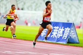 破纪录！12岁韩信百米跑出11秒49，比肩同期苏炳添图片