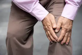 骨骼危机：揭秘骨质疏松的真相，如何呵护你的骨健康？图片