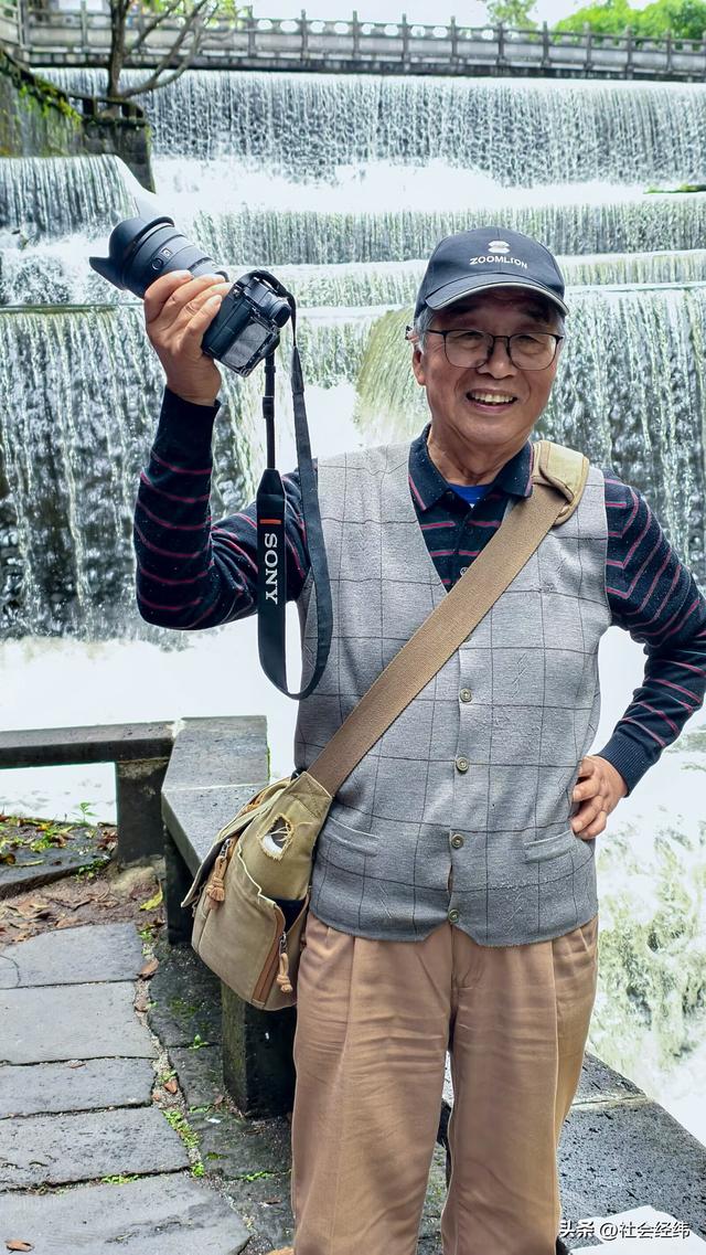 每日一景|中国唯一城市瀑布·云南腾冲叠水河瀑布