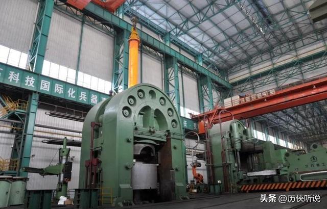 中国又一科技迎重大突破！用3年打破垄断，造出3.6万吨钢铁巨兽！