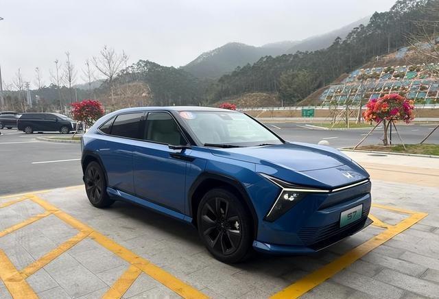 又一巨头倒下！连续11月下滑，1500亿利润蒸发，停产5天只是开始