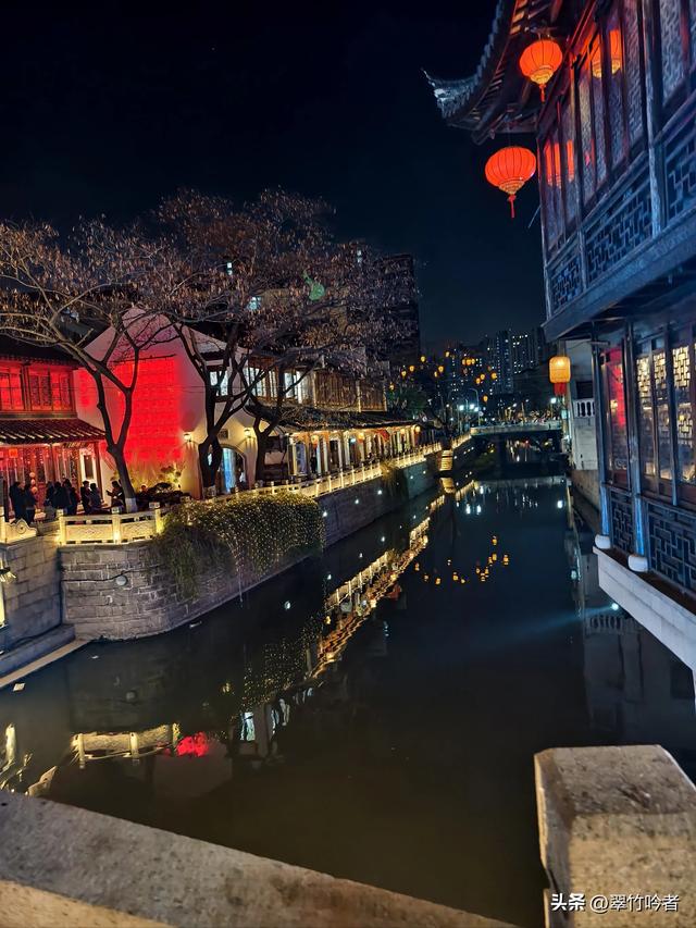 免费游！上海这6大古镇地铁直达，江南风韵不输苏杭。