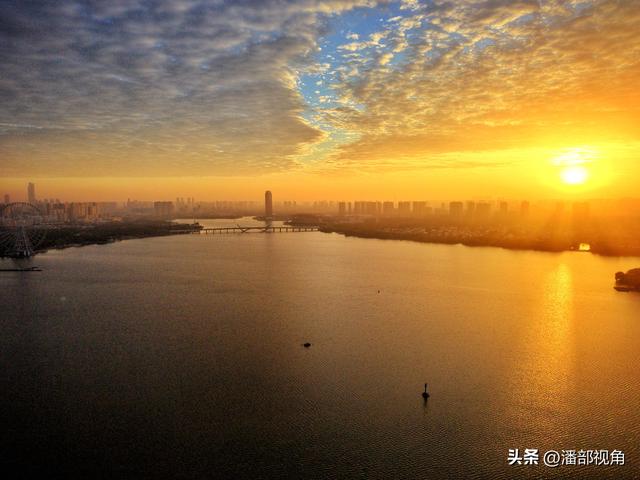 2025.11.13,日出蠡湖 ，霞光满天