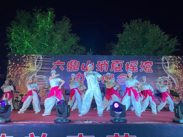 8月1日六鼎山莲花会夜游盛宴——光影与狂欢交织的沉浸式体验​