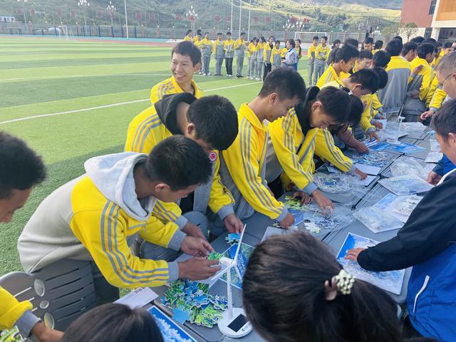 “中国流动科技馆”走进金阳 为凉山学子点燃科学梦想