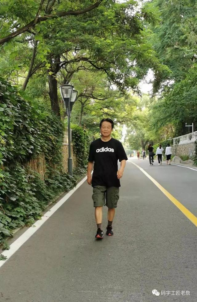 盛夏,我和杨乔在北戴河