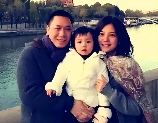 封杀四年，49岁赵薇突传消息，因胃癌去世传闻5个月前就真相大白