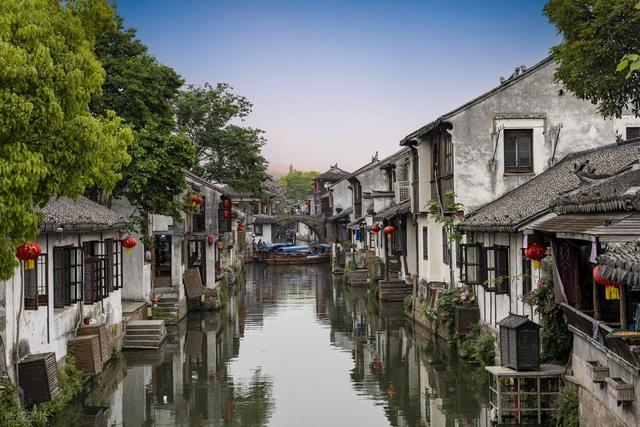 去江南小住，建议来这座活着的 “水乡古镇”！12 元就能吃到饱
