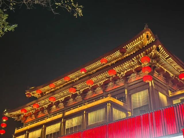 iQOO Neo11首发评测：性能、续航、屏幕全在线，这才是用户要的中端手机