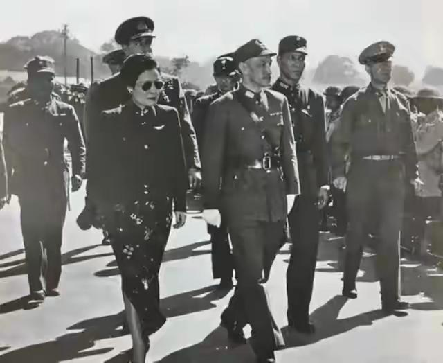 蒋介石退守台湾之前，谁在管理台湾，为何老蒋一去他就主动让位？