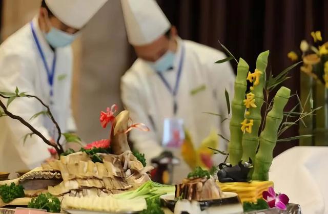 看山东大饼美食争霸赛，如何在临沂嗨2天？文化、美食+温泉奉上