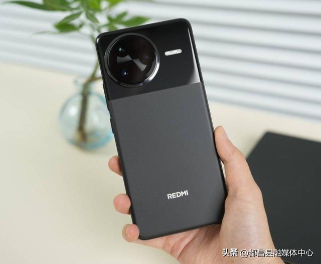 红米不要利润？骁龙8Gen3手机才卖1504元，6500mAh+金属中框+2K屏