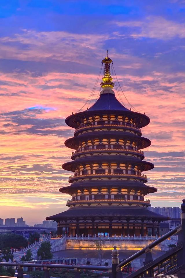 四月洛阳,牡丹花开正艳。神都发出邀请:来当“花朝特使”