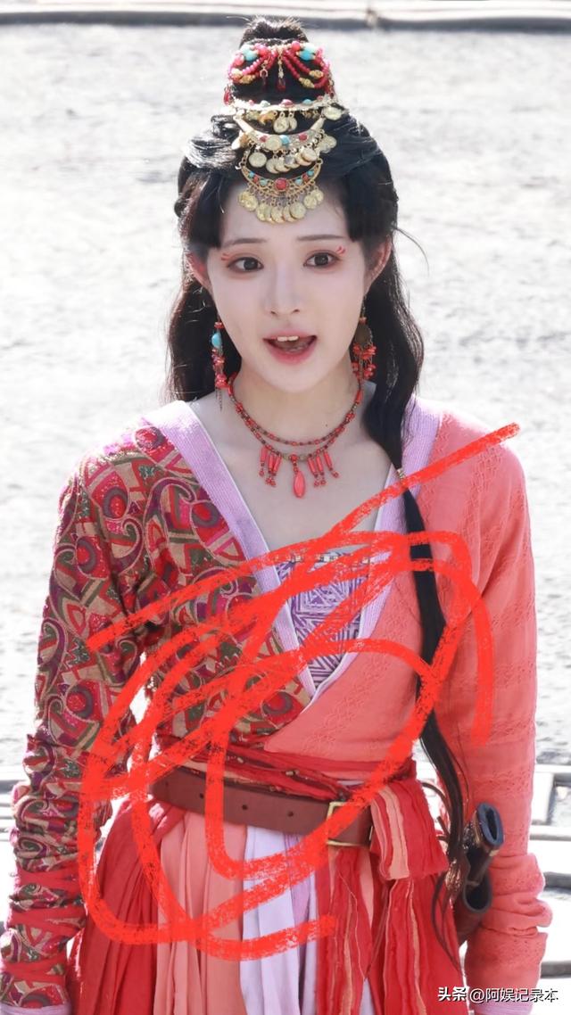 短剧女主离了滤镜差距有多大，看郭宇欣就知道了