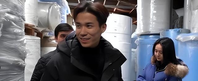 5 年前，靠倒卖口罩一年赚 60 亿元	，住 5 万一夜酒店的他，如今咋样了