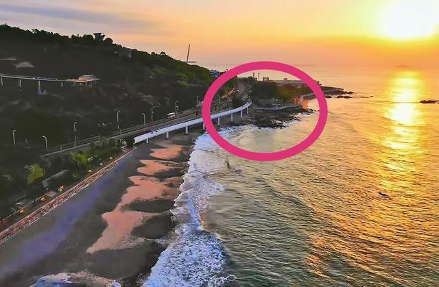 厦门白石炮台，原是厦门湾沿海9座西式炮台之一，现在为海鲜排档