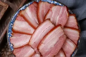 保存腊肉，直接冷冻会发干！教你一招，放1年不干不霉，越放越香图片