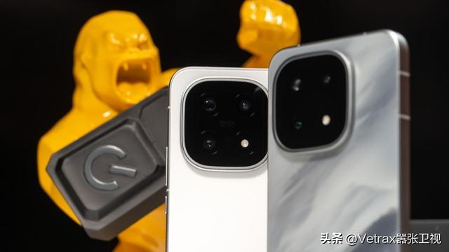 iQOO 15：以全能最强“光”，致玩家