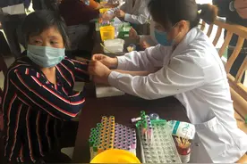 多位医生发现：血脂没超这个数，不用太克制，别担心好好吃饭睡觉图片