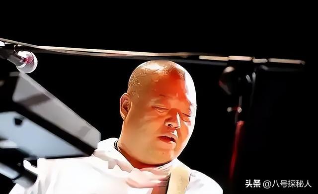 她连上5次春晚，私下却和恩师同居怀孕被骗流产，今57岁依然单身
