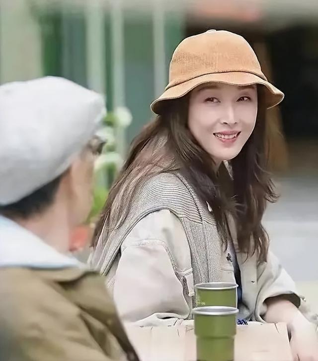 52岁孙悦整容效果真好，双眼皮大眼睛，一看这脸上就花了不少钱