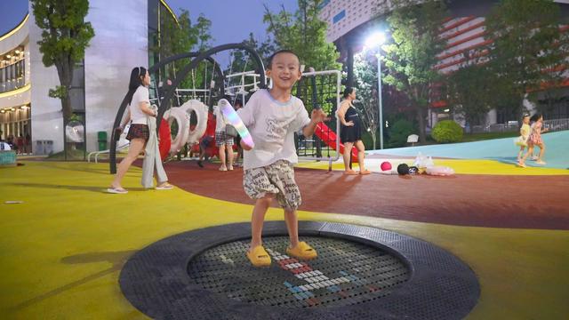 际华园水晶谷烟花电音节启幕 点燃夏日狂欢