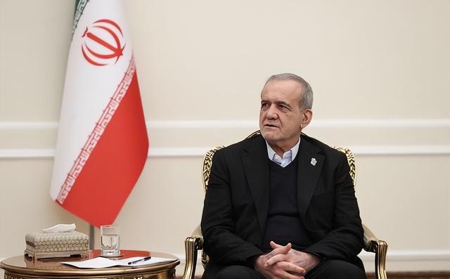 特朗普重兵包围伊朗，普京通告全球：敢动就出手！中方也有所动作