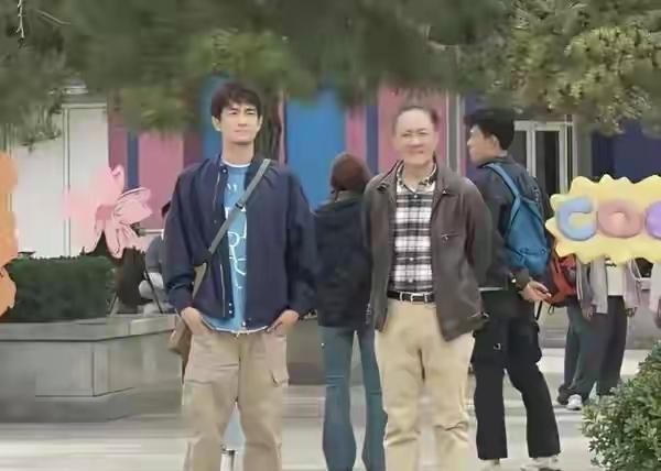 怪不得那么多人愿意嫁给他，长的确实帅，个头还这么高