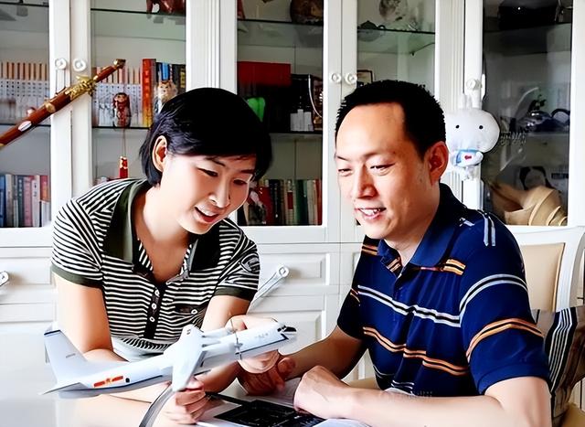航天女英雄刘洋，丈夫才貌双全，曾对妻子撒谎，妻子却不怪他