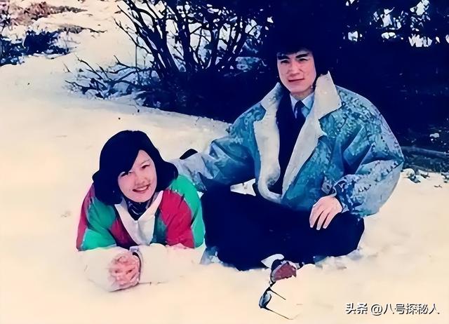 李咏病逝六年后！女儿毕业哥大，法图麦晒男友合影，两人有夫妻相
