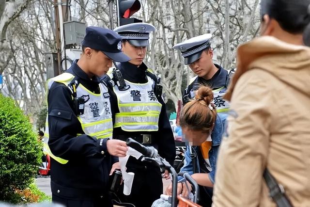 全国交警集体更名！“交警”变“交管”，一字之差关乎每个人出行