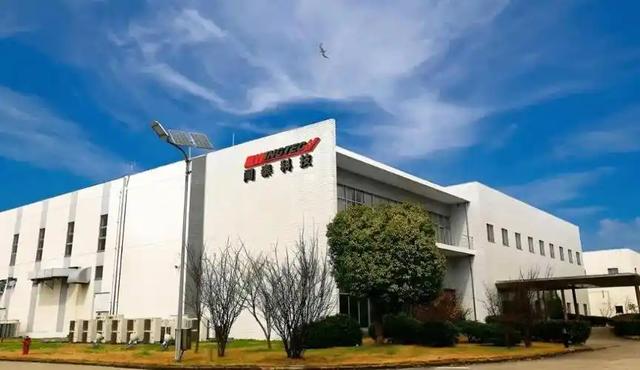 “明抢”中企第6天，荷兰扛不住了，喊话中国：愿意谈判