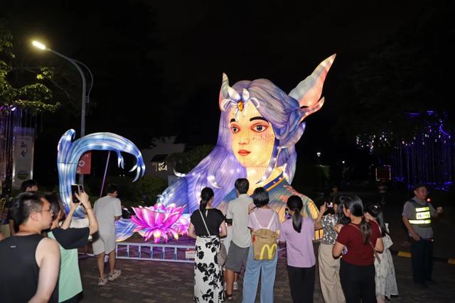 还能约！彩灯市集、戏曲展演、街头艺术，园博苑天天有惊喜→