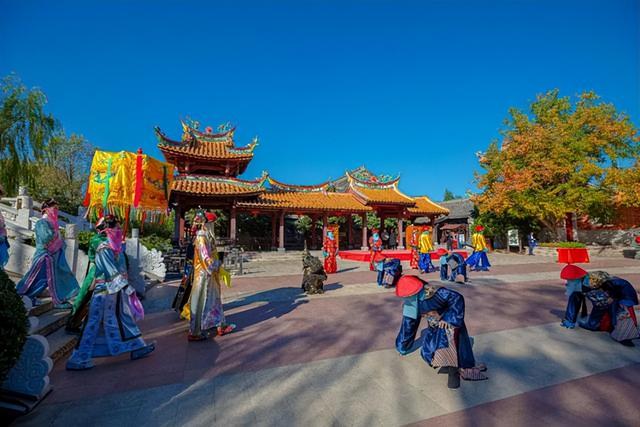 山东这座运河古城，夜景美到窒息，高铁直达还藏着地道鲁南味