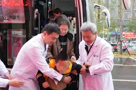 中医成脑瘫克星？河南老中医免费治疗哈密脑瘫儿，有5名正常上学图片