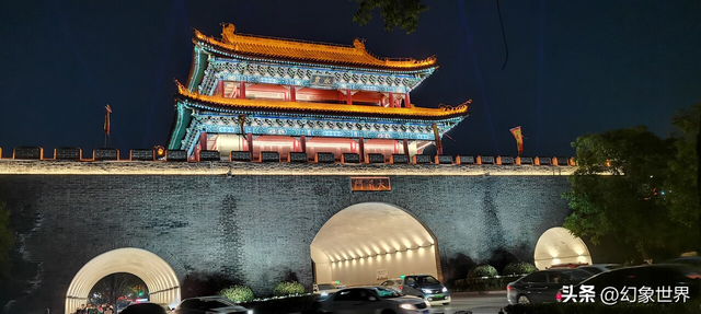 揭秘开封：穿越千年的美食与奇遇，外地游客必看攻略！