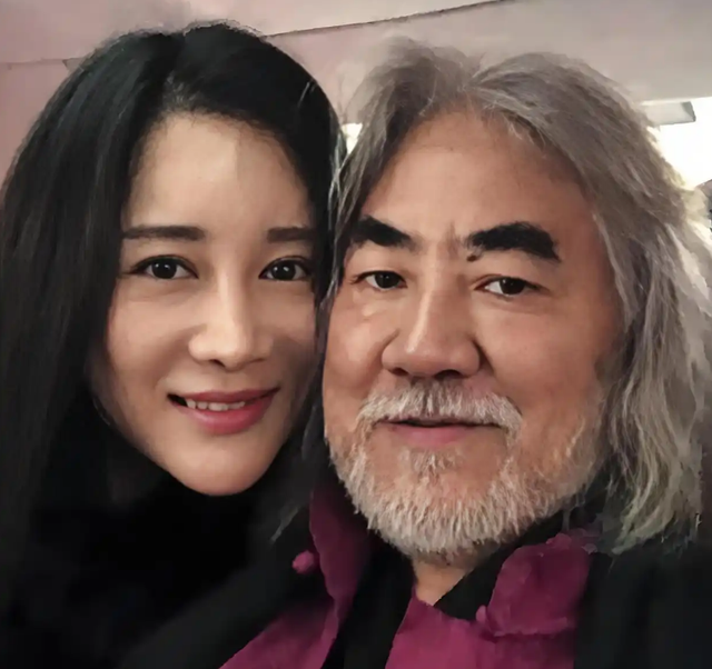 拔出萝卜带出泥，张纪中再迎噩耗，转移财产是冰山一角，麻烦大了