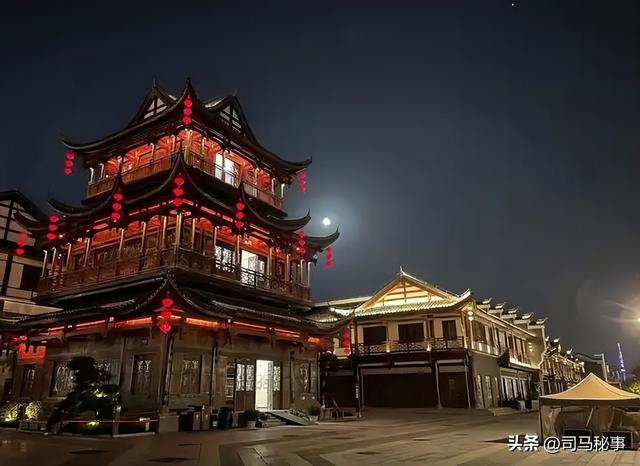 古城变空城亏10亿！17家机构砸15亿救ST张家界，能成吗？