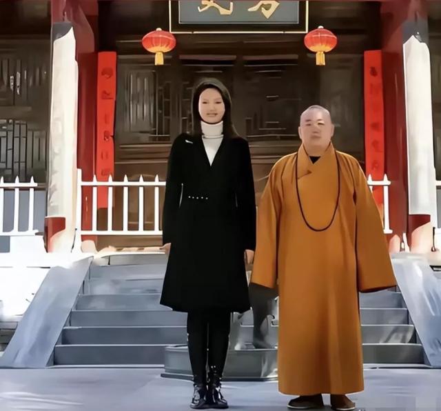 释永信被查5天，恶心一幕出现，多名女星受牵连，央视名嘴也在内