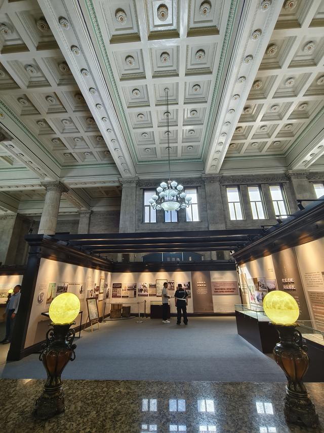 走进长春人民广场旁的伪满洲中央银行总行旧址看历史专题展