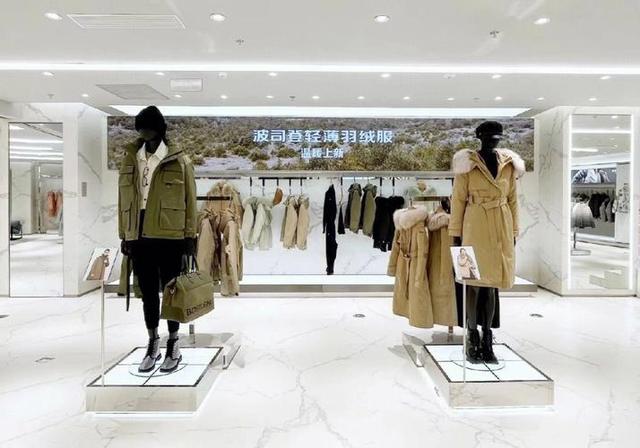 波司登慌了！山东跑出羽绒服大王，70后夫妇一年赚13亿，今要上市