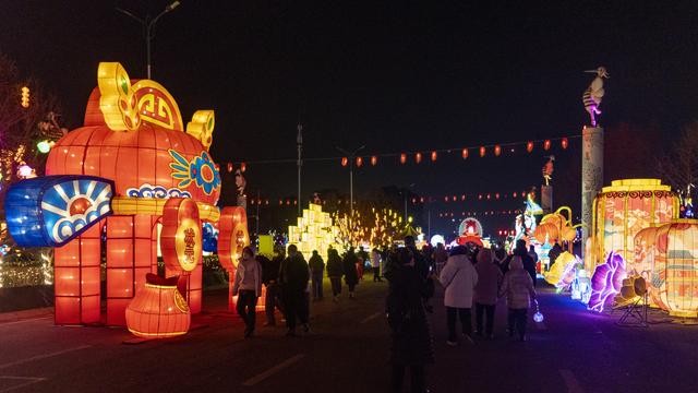 辽宁沈阳：丁香湖非遗灯会精彩震撼 绝对值得打卡